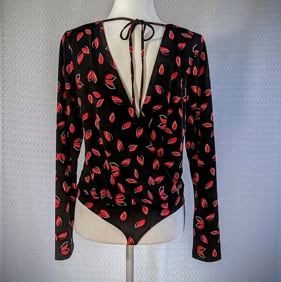 Petal Print Surplice Long Sleeve Red & Black Bodysuit NWT - Picture 4 of 4